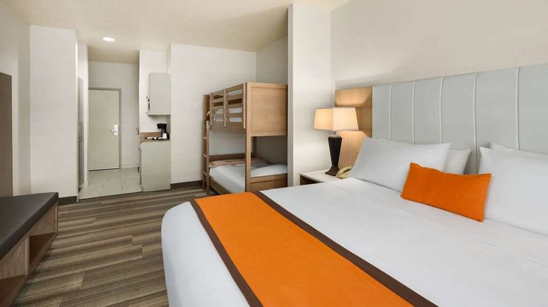 <b>Hotel Marguerite Trademark Coll Wyndham Suite</b>. Images powered by <a href="https://iceportal.shijigroup.com/" title="IcePortal" target="_blank">IcePortal</a>.