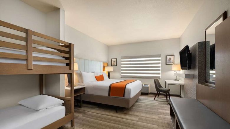<b>Hotel Marguerite Trademark Coll Wyndham Suite</b>. Images powered by <a href="https://iceportal.shijigroup.com/" title="IcePortal" target="_blank">IcePortal</a>.