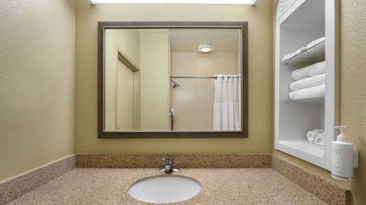 Hotel Marguerite Trademark Coll Wyndham Suite
