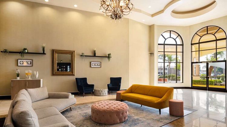 Hotel Marguerite Trademark Coll Wyndham Lobby