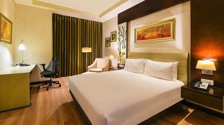 DoubleTree Hilton Gurugram Baani Square Room