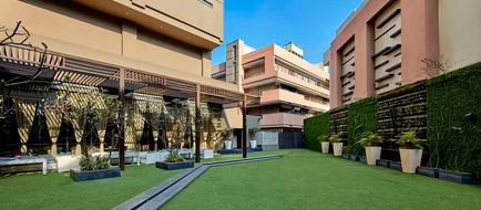 DoubleTree Hilton Gurugram Baani Square Exterior