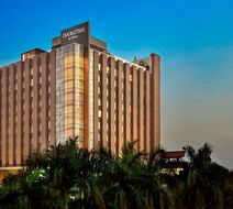DoubleTree Hilton Gurugram Baani Square Exterior