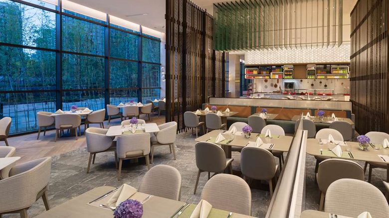 <b>DoubleTree by Hilton Kunming Airport Restaurant</b>. Images powered by <a href="https://iceportal.shijigroup.com/" title="IcePortal" target="_blank">IcePortal</a>.