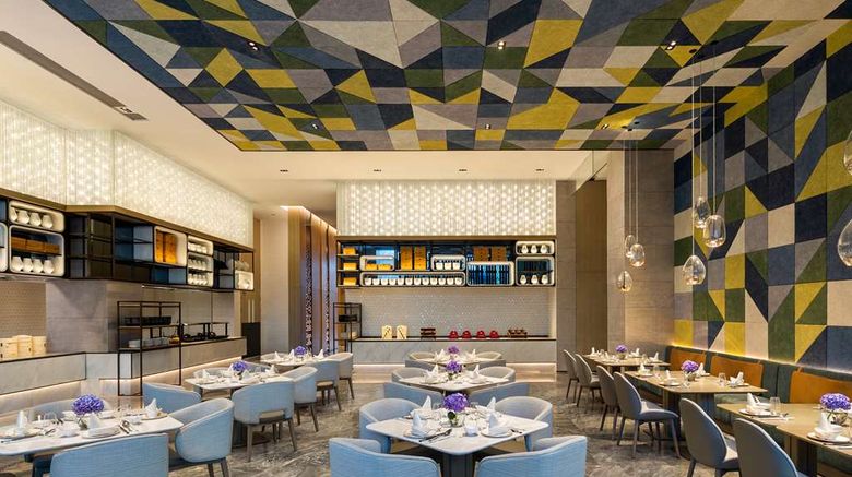 <b>DoubleTree by Hilton Kunming Airport Restaurant</b>. Images powered by <a href="https://iceportal.shijigroup.com/" title="IcePortal" target="_blank">IcePortal</a>.