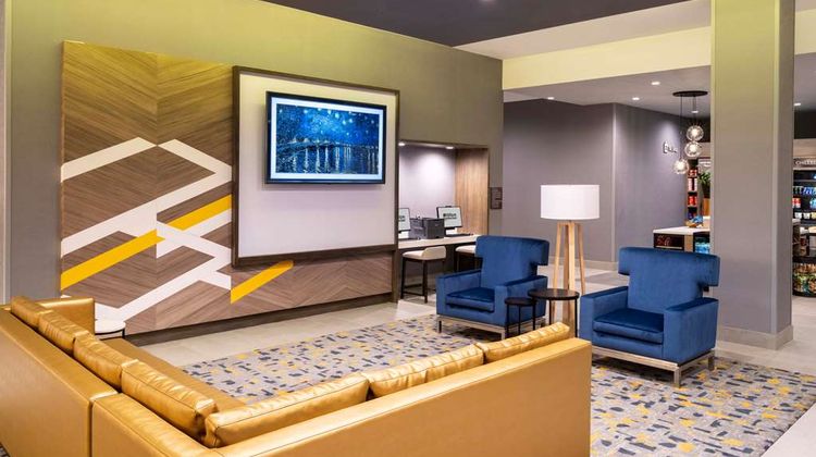 Hilton Garden Inn Pomona Lobby