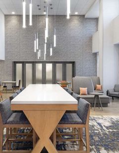 Hampton Inn St. Charles Old Town Area