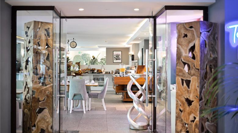 <b>Juliana Hotel Cannes Restaurant</b>. Images powered by <a href="https://iceportal.shijigroup.com/" title="IcePortal" target="_blank">IcePortal</a>.