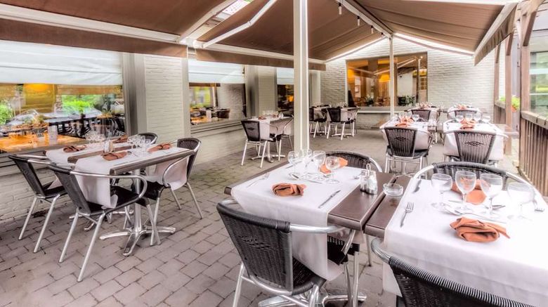 <b>Logis Hotel Restaurant des Acacias Restaurant</b>. Images powered by <a href="https://iceportal.shijigroup.com/" title="IcePortal" target="_blank">IcePortal</a>.