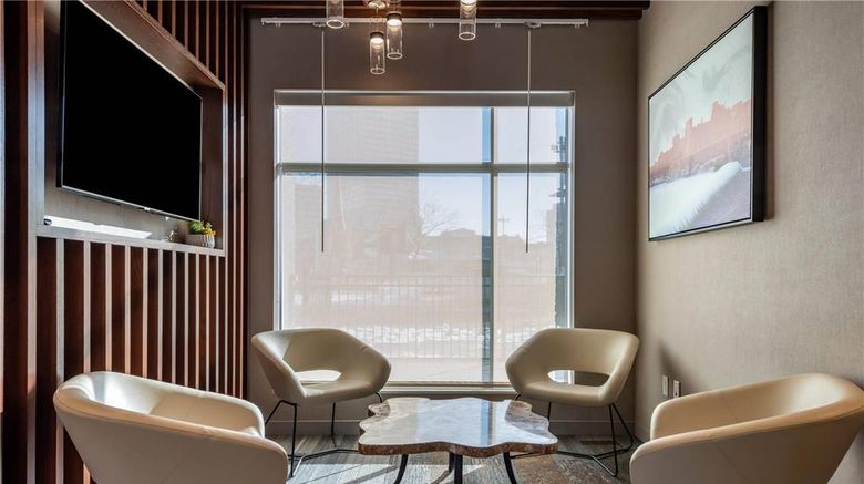 <b>Cambria Hotel Downtown Minneapolis Lobby</b>. Images powered by <a href="https://iceportal.shijigroup.com/" title="IcePortal" target="_blank">IcePortal</a>.