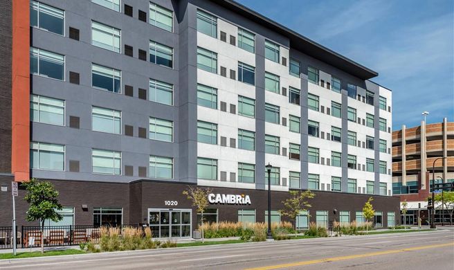 Cambria Hotel Downtown Minneapolis Exterior