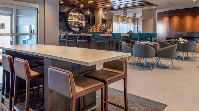 <b>Cambria Hotel Downtown Minneapolis Lobby</b>. Images powered by <a href="https://iceportal.shijigroup.com/" title="IcePortal" target="_blank">IcePortal</a>.