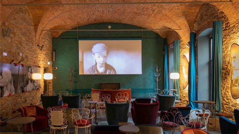<b>25hours Hotel Piazza San Paolino Meeting</b>. Images powered by <a href="https://iceportal.shijigroup.com/" title="IcePortal" target="_blank">IcePortal</a>.