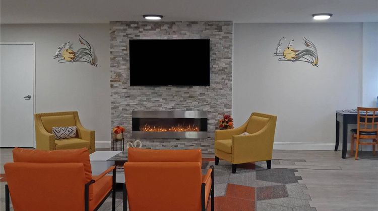 Clarion Pointe Lobby