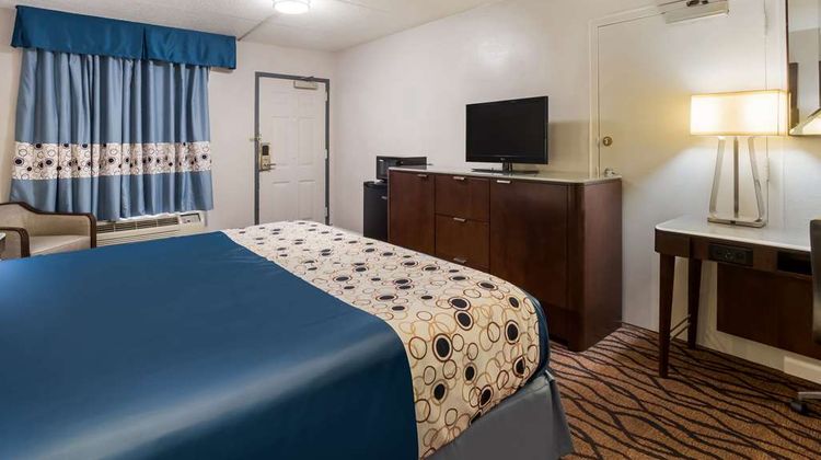 Rodeway Inn Greenwood SC Suite