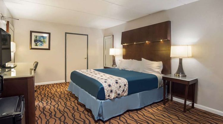 Rodeway Inn Greenwood SC Suite