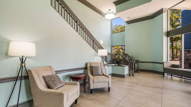 Clarion Inn and Suites Florence - Darlington Lobby