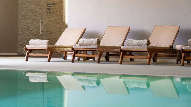 <b>Octant Evora Pool</b>. Images powered by <a href="https://iceportal.shijigroup.com/" title="IcePortal" target="_blank">IcePortal</a>.