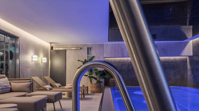<b>Adina Apartment Hotel Wiesbaden Pool</b>. Images powered by <a href="https://iceportal.shijigroup.com/" title="IcePortal" target="_blank">IcePortal</a>.