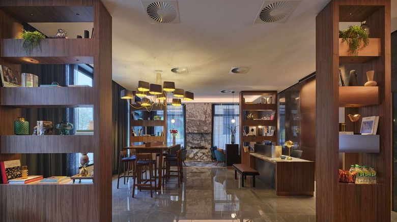 <b>Adina Apartment Hotel Wiesbaden Lobby</b>. Images powered by <a href="https://iceportal.shijigroup.com/" title="IcePortal" target="_blank">IcePortal</a>.