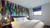 Village Hotel Bracknell Room