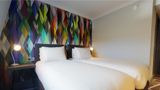 Village Hotel Bracknell Room