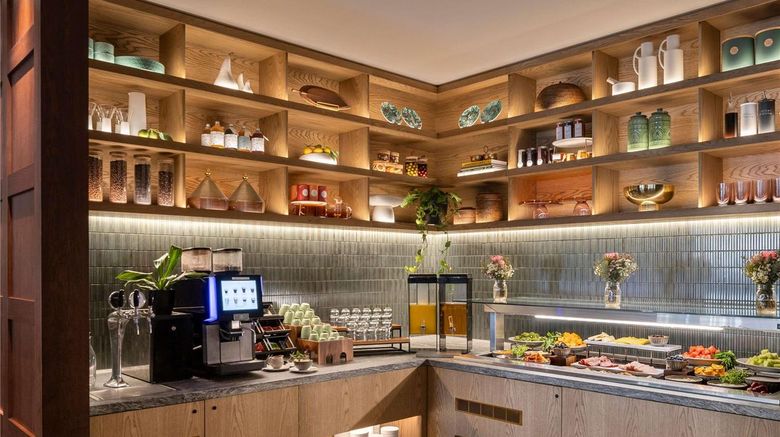 <b>Novotel Sydney City Centre Restaurant</b>. Images powered by <a href="https://iceportal.shijigroup.com/" title="IcePortal" target="_blank">IcePortal</a>.