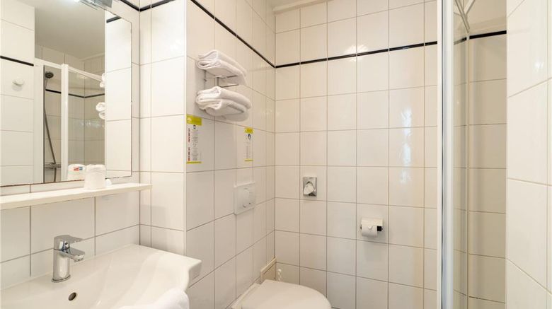 <b>Hotel des Ducs Room</b>. Images powered by <a href="https://iceportal.shijigroup.com/" title="IcePortal" target="_blank">IcePortal</a>.