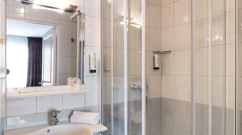 <b>Hotel des Ducs Room</b>. Images powered by <a href="https://iceportal.shijigroup.com/" title="IcePortal" target="_blank">IcePortal</a>.