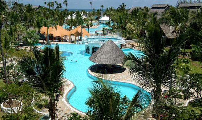 Southern Palms Beach Resort Exterior