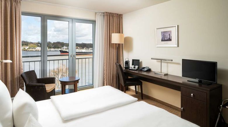 <b>elaya hotel hamburg finkenwerder Room</b>. Images powered by <a href="https://iceportal.shijigroup.com/" title="IcePortal" target="_blank">IcePortal</a>.