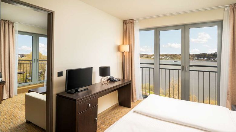 <b>elaya hotel hamburg finkenwerder Suite</b>. Images powered by <a href="https://iceportal.shijigroup.com/" title="IcePortal" target="_blank">IcePortal</a>.