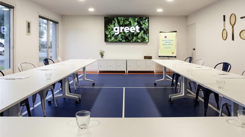 <b>Greet Hotel Angouleme North Meeting</b>. Images powered by <a href="https://iceportal.shijigroup.com/" title="IcePortal" target="_blank">IcePortal</a>.