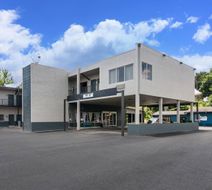 Quality Inn Exterior