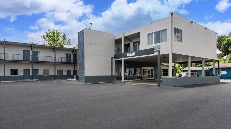 <b>Quality Inn Exterior</b>. Images powered by <a href="https://iceportal.shijigroup.com/" title="IcePortal" target="_blank">IcePortal</a>.
