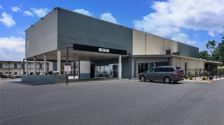 <b>Quality Inn Exterior</b>. Images powered by <a href="https://iceportal.shijigroup.com/" title="IcePortal" target="_blank">IcePortal</a>.