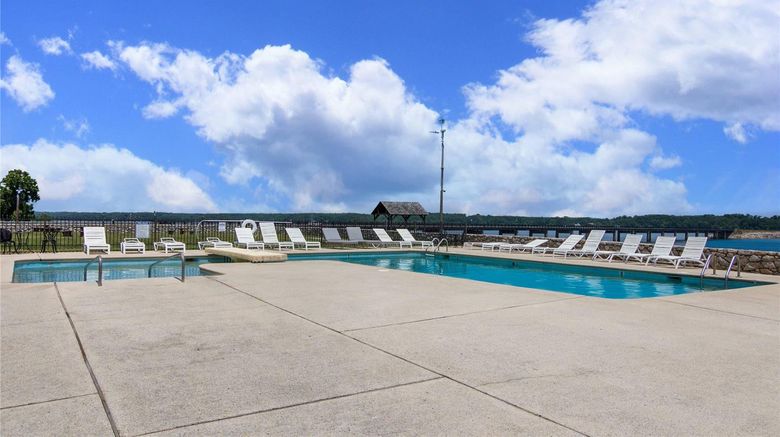 <b>Quality Inn Pool</b>. Images powered by <a href="https://iceportal.shijigroup.com/" title="IcePortal" target="_blank">IcePortal</a>.