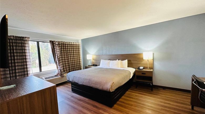 <b>Quality Inn Suite</b>. Images powered by <a href="https://iceportal.shijigroup.com/" title="IcePortal" target="_blank">IcePortal</a>.