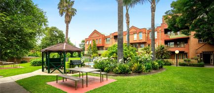 Comfort Apartments Royal Gardens Exterior