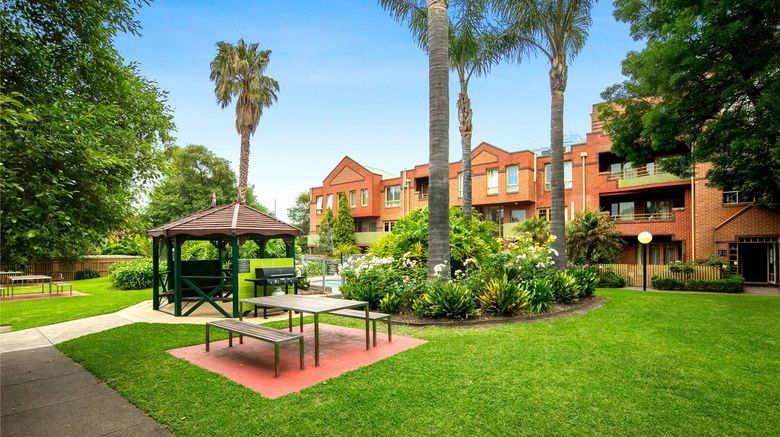 <b>Comfort Apartments Royal Gardens Exterior</b>. Images powered by <a href="https://iceportal.shijigroup.com/" title="IcePortal" target="_blank">IcePortal</a>.