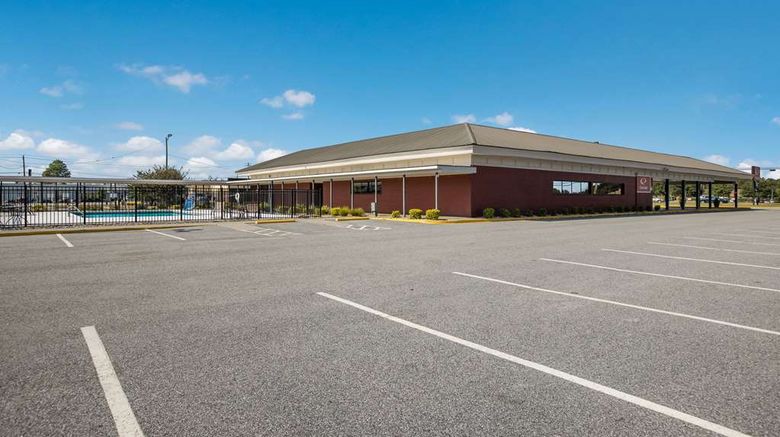 <b>Suburban Studios Exterior</b>. Images powered by <a href="https://iceportal.shijigroup.com/" title="IcePortal" target="_blank">IcePortal</a>.