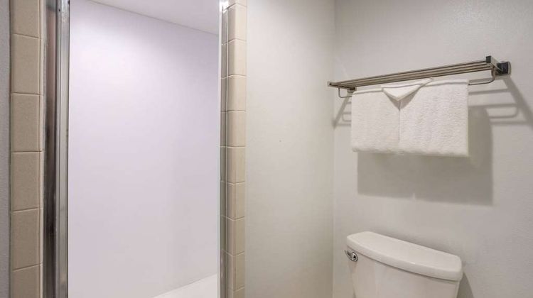 Travelodge by Wyndham Appleton Room