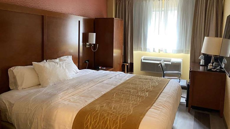<b>Ramada by Wyndham New York Time Square W Room</b>. Images powered by <a href="https://iceportal.shijigroup.com/" title="IcePortal" target="_blank">IcePortal</a>.
