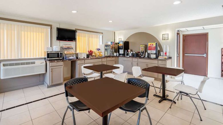 <b>Days Inn by Wyndham Somerset PA Restaurant</b>. Images powered by <a href="https://iceportal.shijigroup.com/" title="IcePortal" target="_blank">IcePortal</a>.