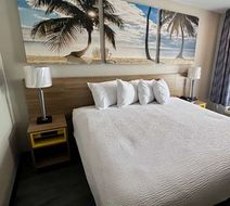 Days Inn by Wyndham DeFuniak Springs Room