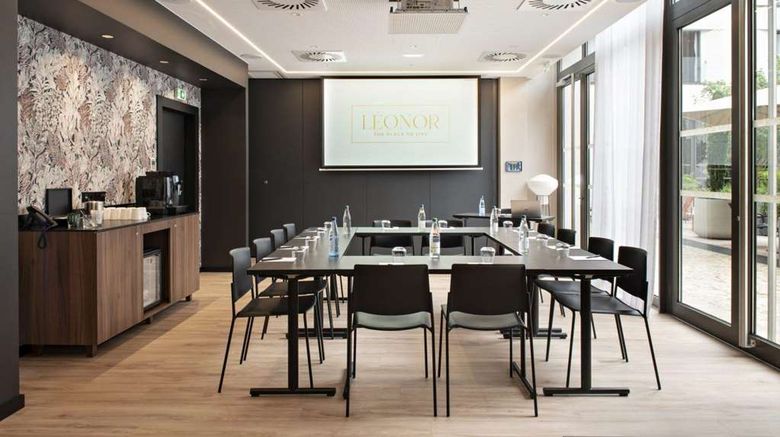 <b>Hotel Leonor Meeting</b>. Images powered by <a href="https://iceportal.shijigroup.com/" title="IcePortal" target="_blank">IcePortal</a>.