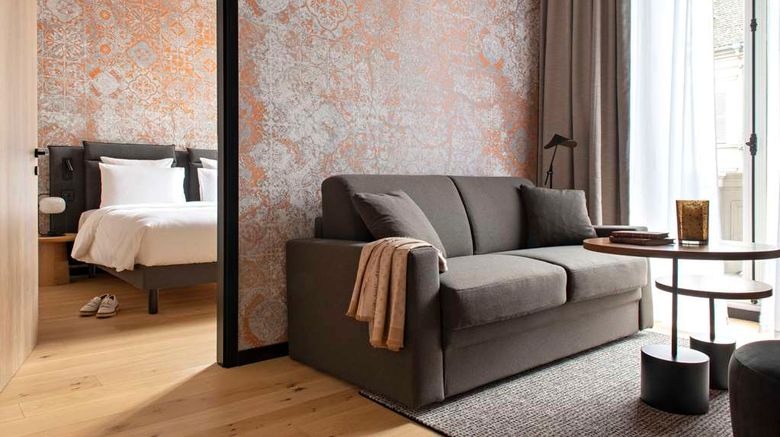 <b>Hotel Leonor Suite</b>. Images powered by <a href="https://iceportal.shijigroup.com/" title="IcePortal" target="_blank">IcePortal</a>.