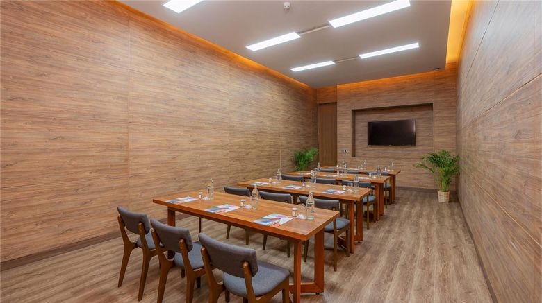 <b>Melia Phuket Mai Khao Meeting</b>. Images powered by <a href="https://iceportal.shijigroup.com/" title="IcePortal" target="_blank">IcePortal</a>.