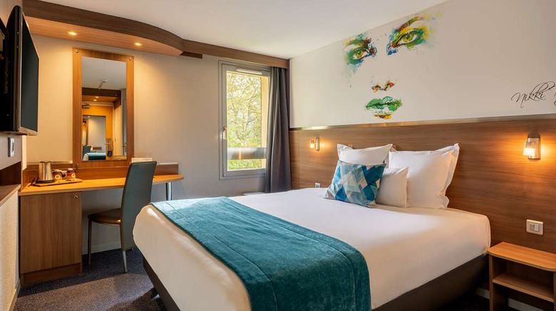 <b>Sure Hotel Best Western Lille Tourcoing Room</b>. Images powered by <a href="https://iceportal.shijigroup.com/" title="IcePortal" target="_blank">IcePortal</a>.