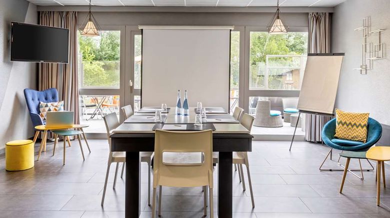<b>Sure Hotel Best Western Lille Tourcoing Meeting</b>. Images powered by <a href="https://iceportal.shijigroup.com/" title="IcePortal" target="_blank">IcePortal</a>.